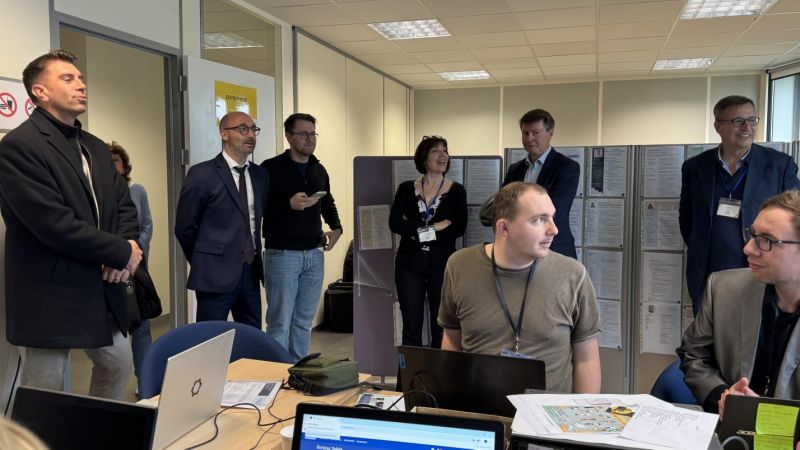 EE--Compigne_visite_Maire1
